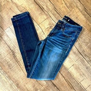 Stylish Distressed Blue to Medium Denim Low Rise Skinny Jeans Size‎ 3